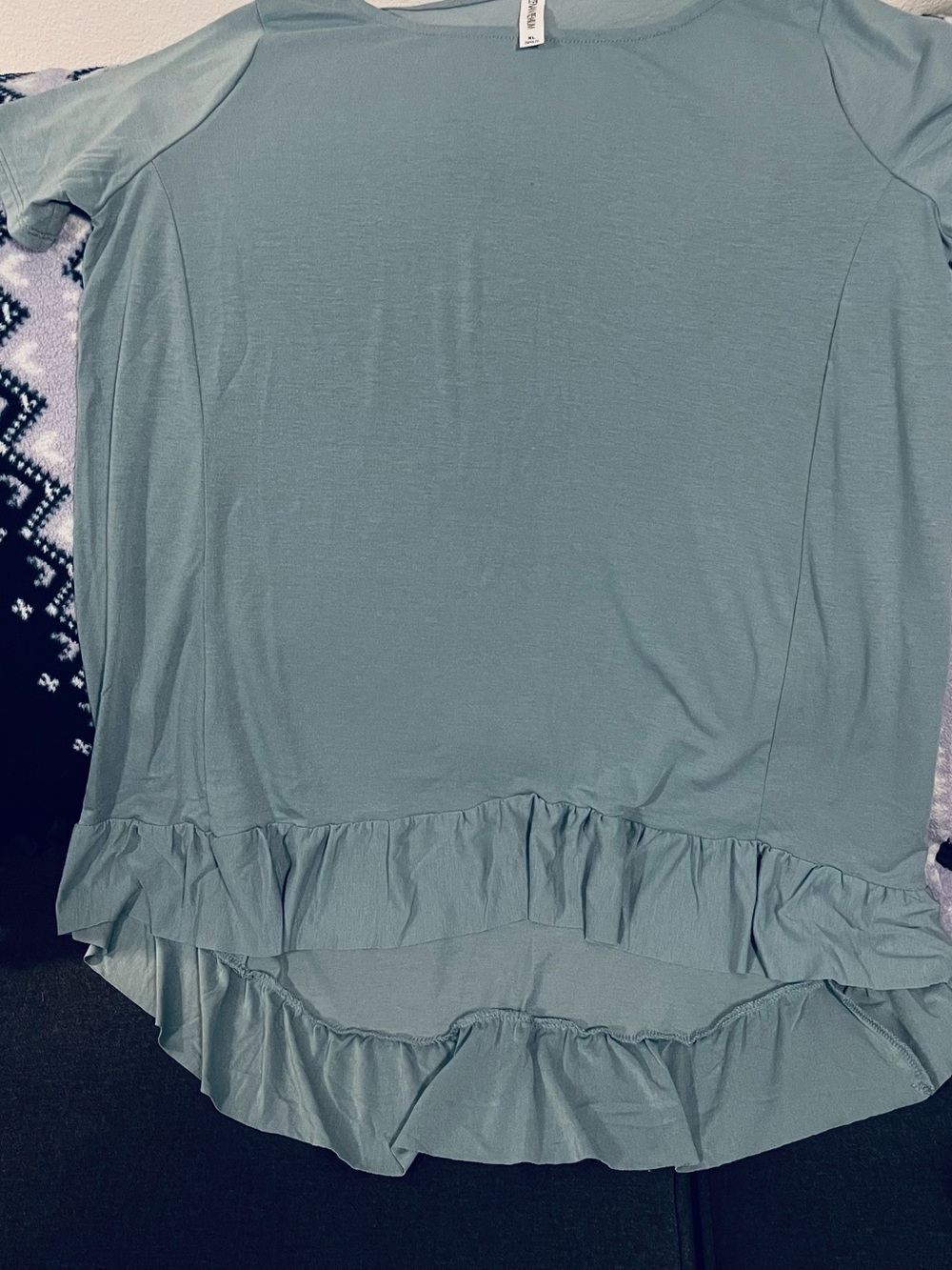 Women’s Light Teal Ruffle Hem Short Sleeve Top